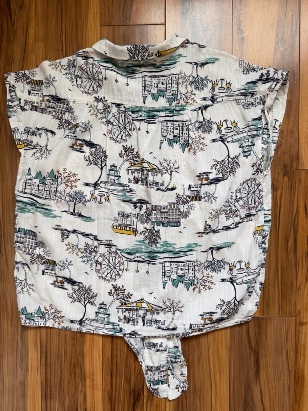 Old Navy printed tie hem resort Shirt - Picture 3 of 7